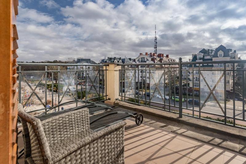Penthouse Baltic Park by Noclegi Renters - image 3