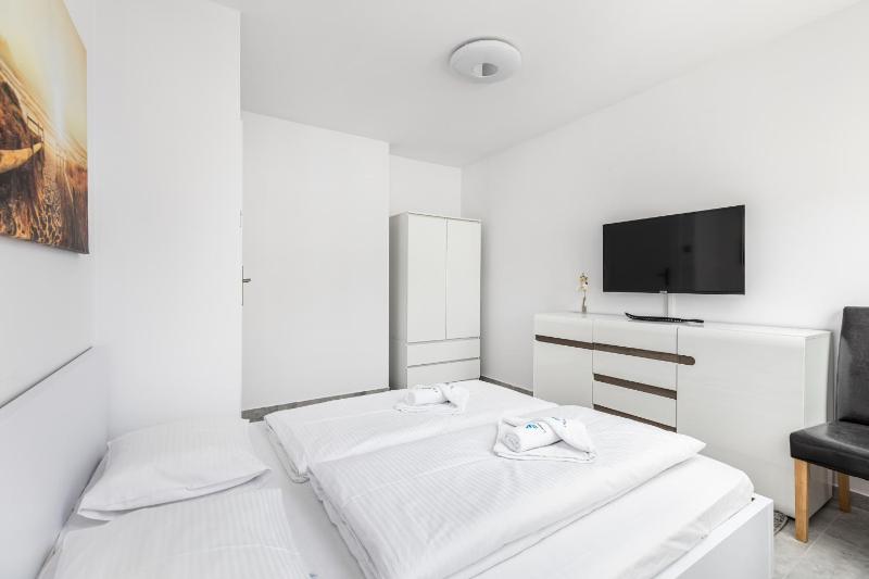 Penthouse Baltic Park by Noclegi Renters - image 9