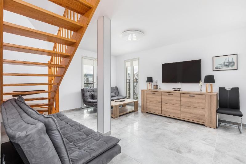 Penthouse Baltic Park by Noclegi Renters - image 1