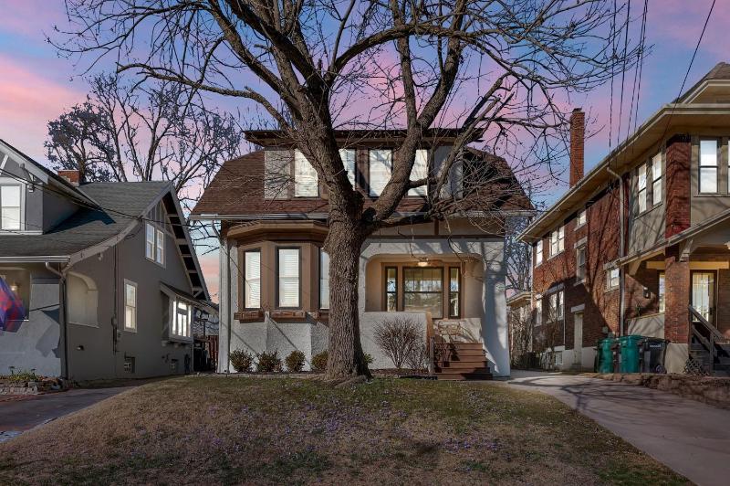 Three-Bedroom House image 1