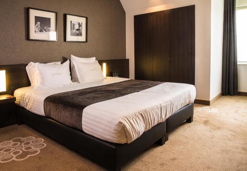 Junior King Suite image 2