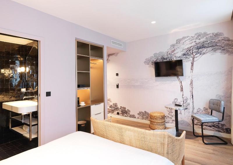 Superior Double Room image 2