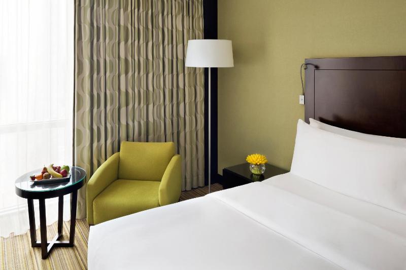 Standard Twin Room image 3