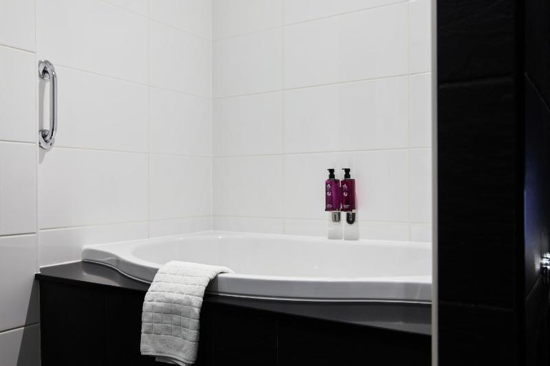 Club Deluxe Room image 3