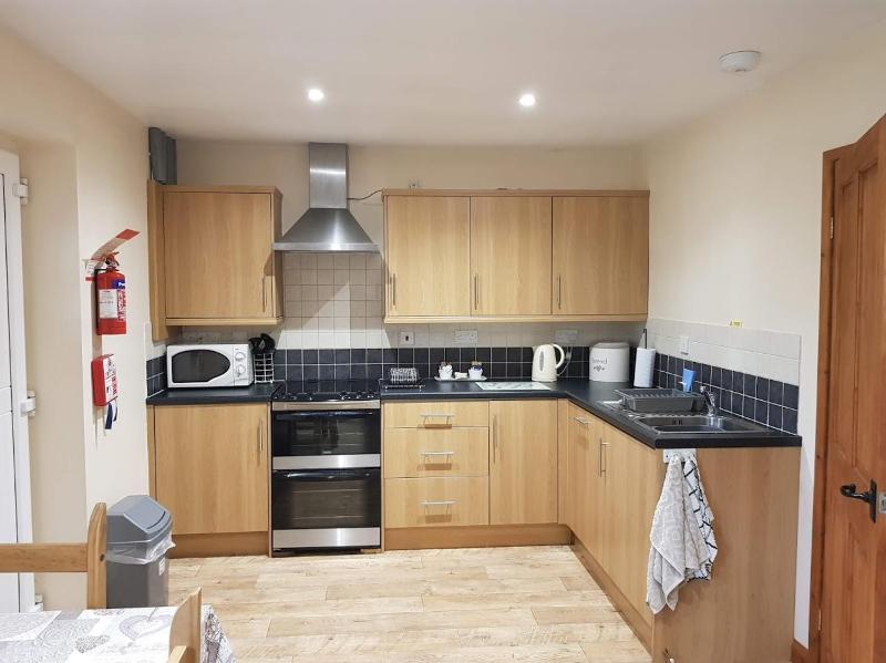 One-Bedroom Apartment image 3