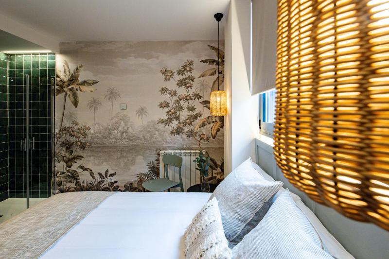 Double Room image 3