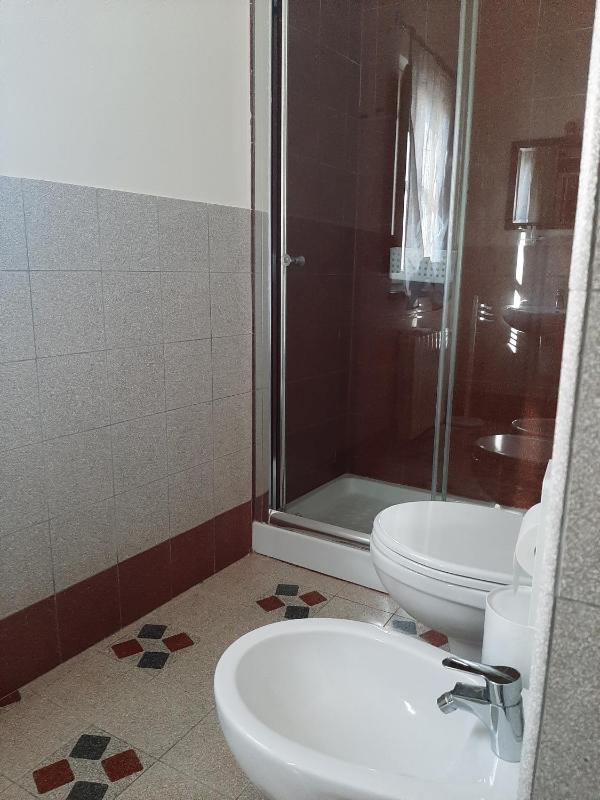 Double Room image 3