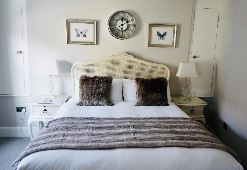 Deluxe Double Room image 3