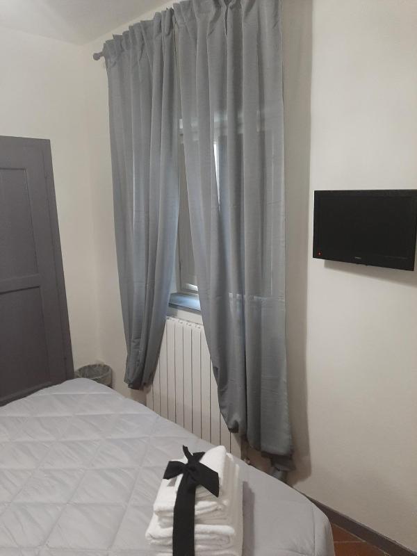 Economy Double Room image 4