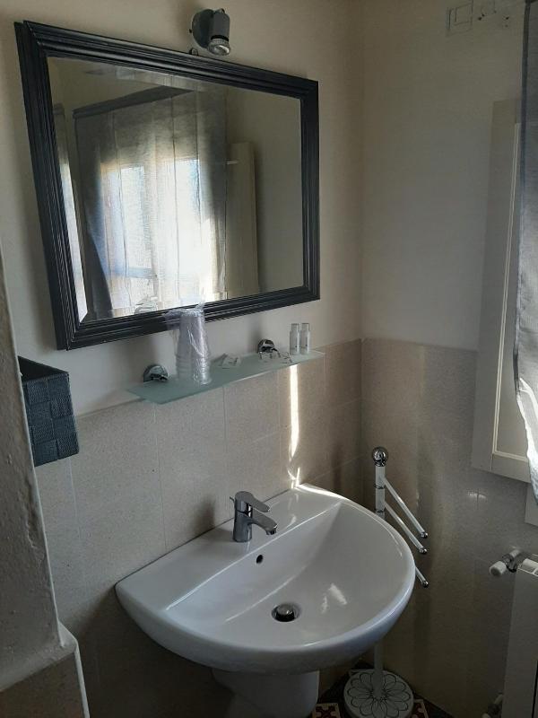 Double Room image 1
