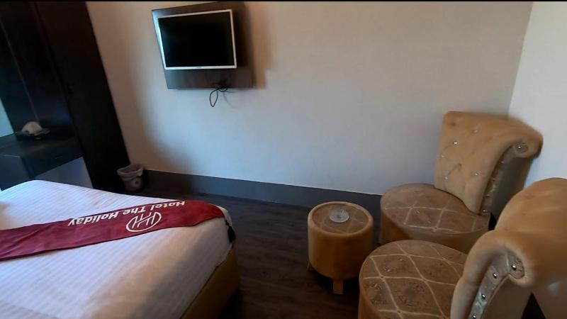Standard Twin Room image 3