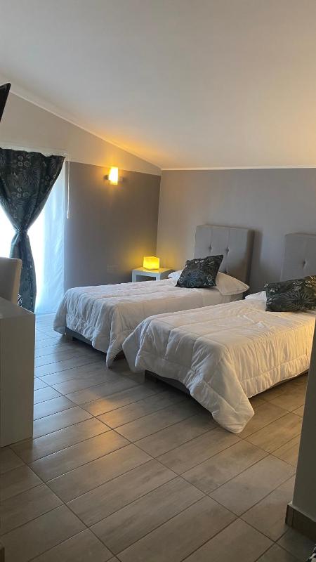 Double Room image 1