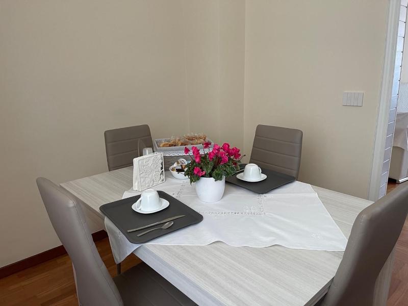One-Bedroom Apartment image 3