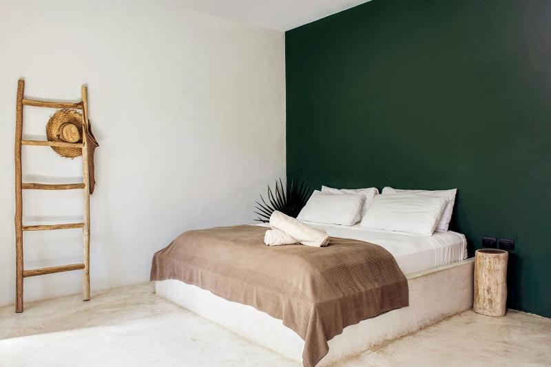 Villa in La Veleta for 16 guests - image 15