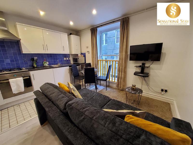One-Bedroom Apartment image 3