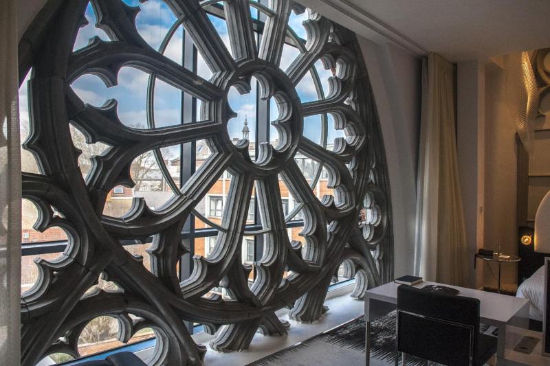 Suite with City View image 2
