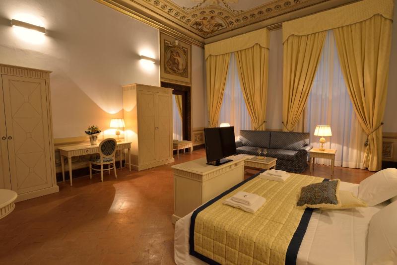 Superior Suite image 2