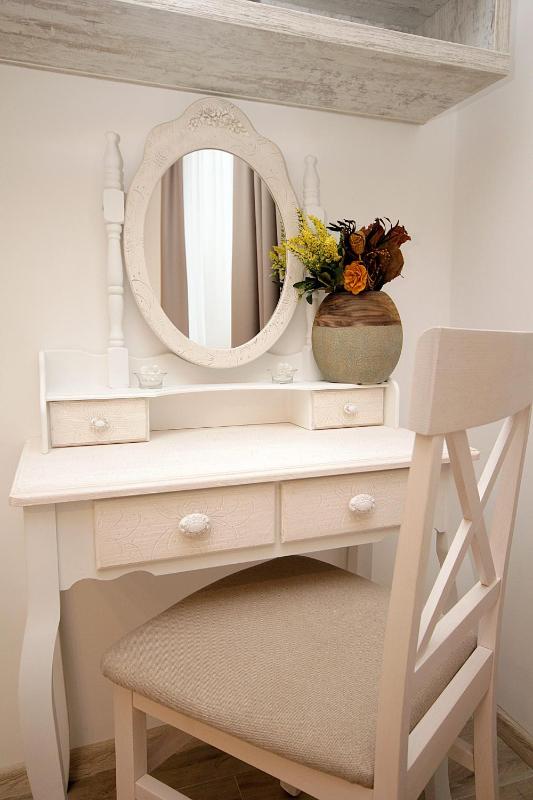 Studio (4 Adults) image 4