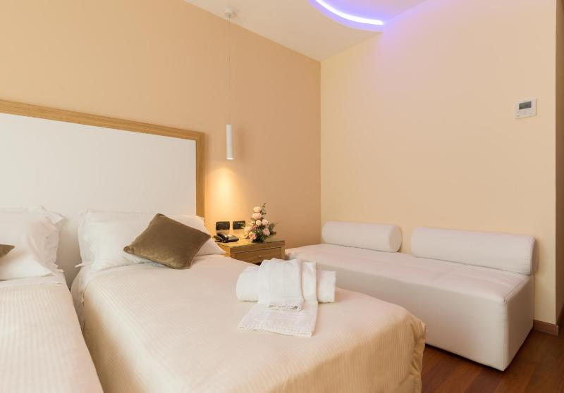 Superior Double Room image 2