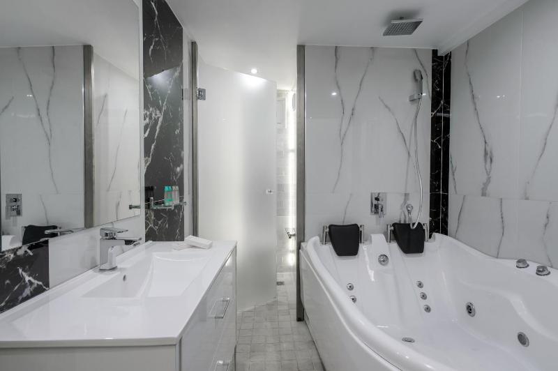 Junior Suite image 2