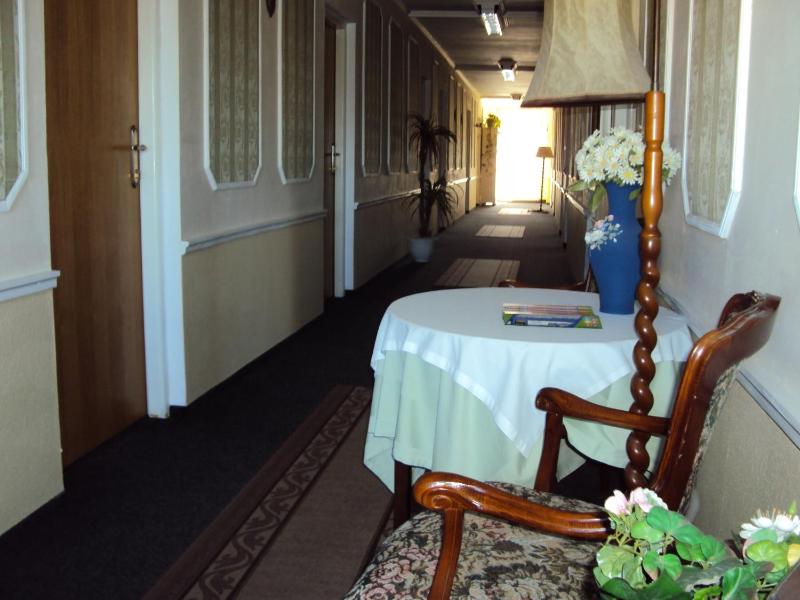 Standard Family Room image 2