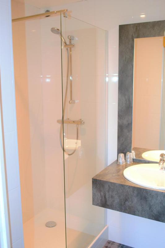 Standard Double Room image 4