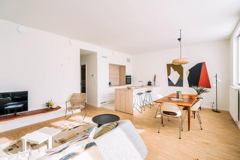 One-Bedroom Apartment with Balcony image 4