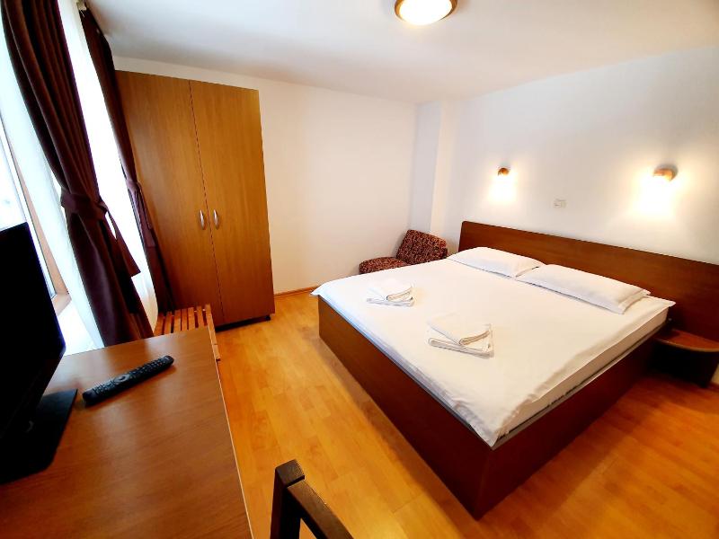 Deluxe Double Room image 4