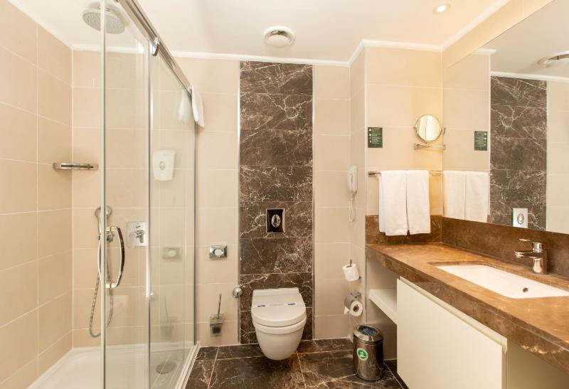 Family Room with Two Private Bathrooms image 2