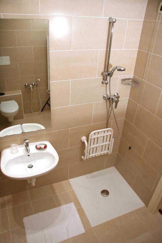 Superior Single Room image 2