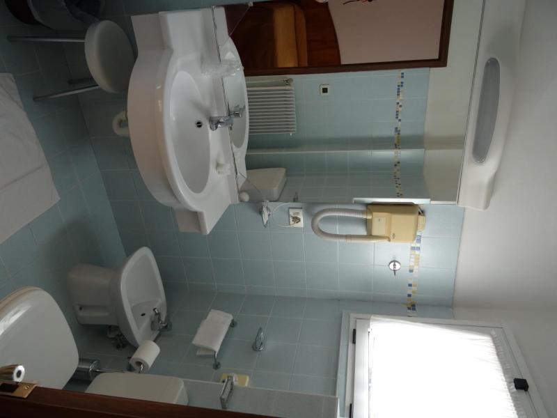 Standard Double or Twin Room image 3