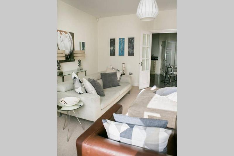 Two-Bedroom Apartment image 3