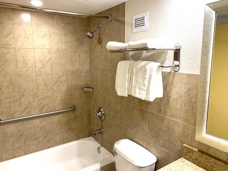 Rodeway Inn & Suites Fort Lauderdale Airport & Cruise Port - image 20