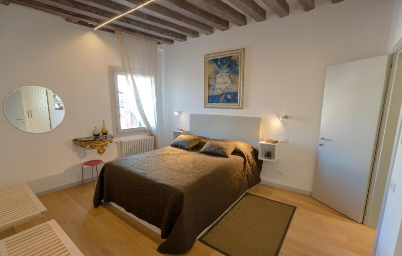 One-Bedroom Apartment image 1