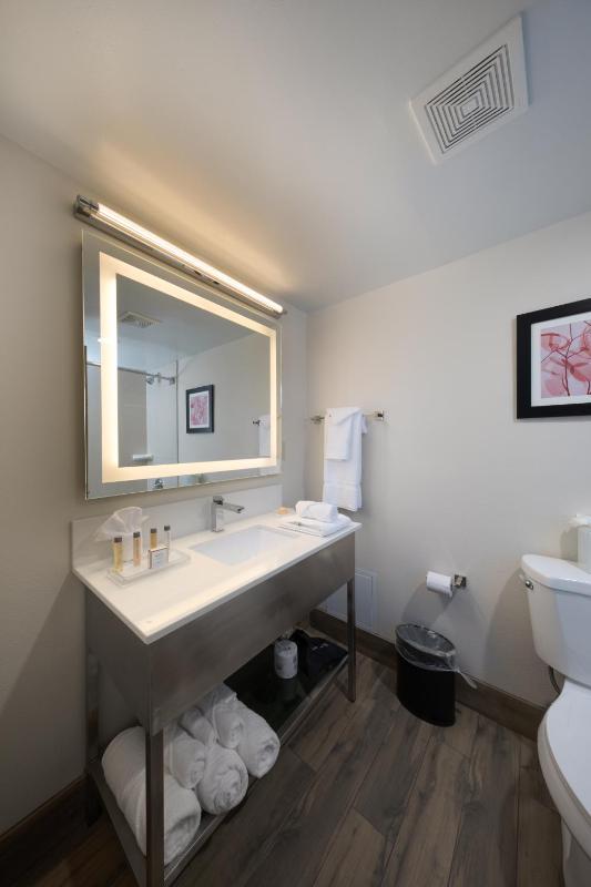 Standard Room image 4