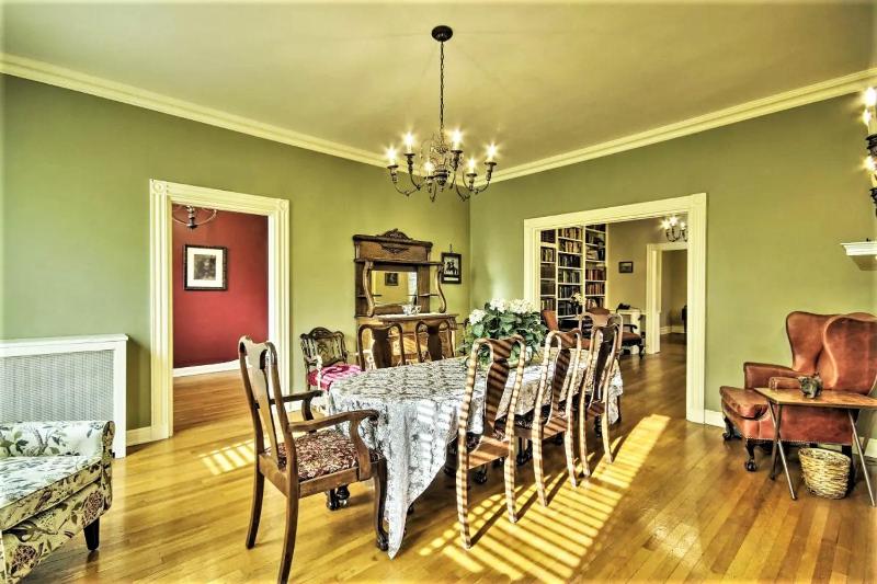 Three-Bedroom Villa image 4
