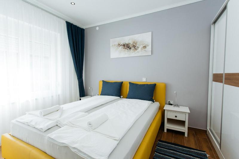 One-Bedroom Apartment image 4