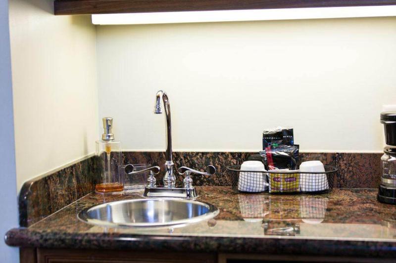 King Junior Suite image 3