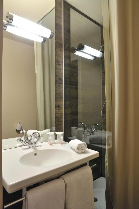 Double Room image 4