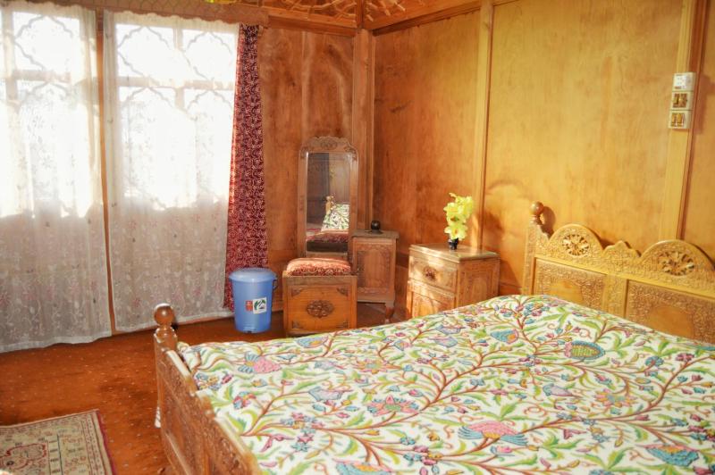 Houseboat Young Manhattan - image 7