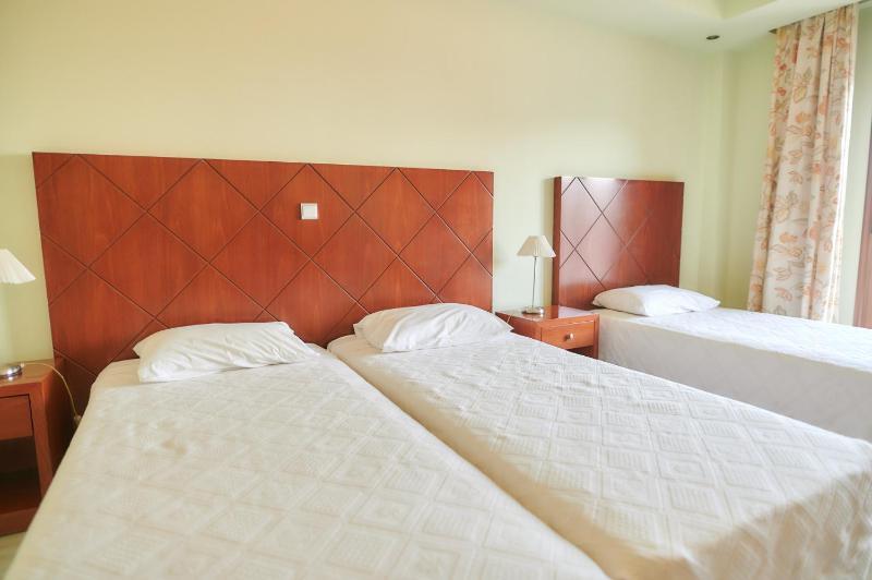 Executive Triple Room with Side Sea View image 4