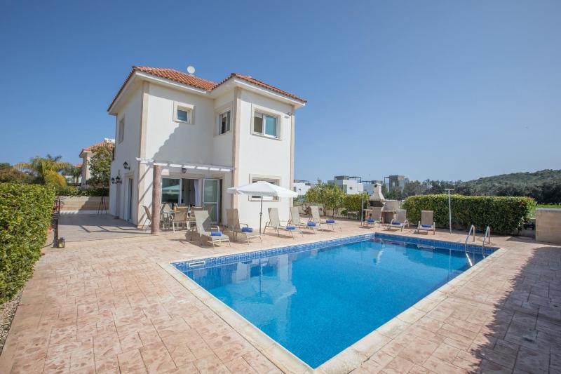 Three-Bedroom Villa with Private Pool image 1