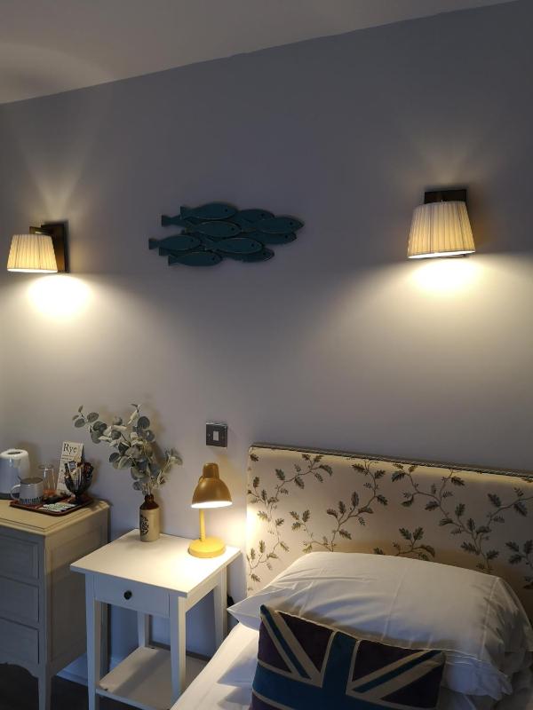 Single Room image 1