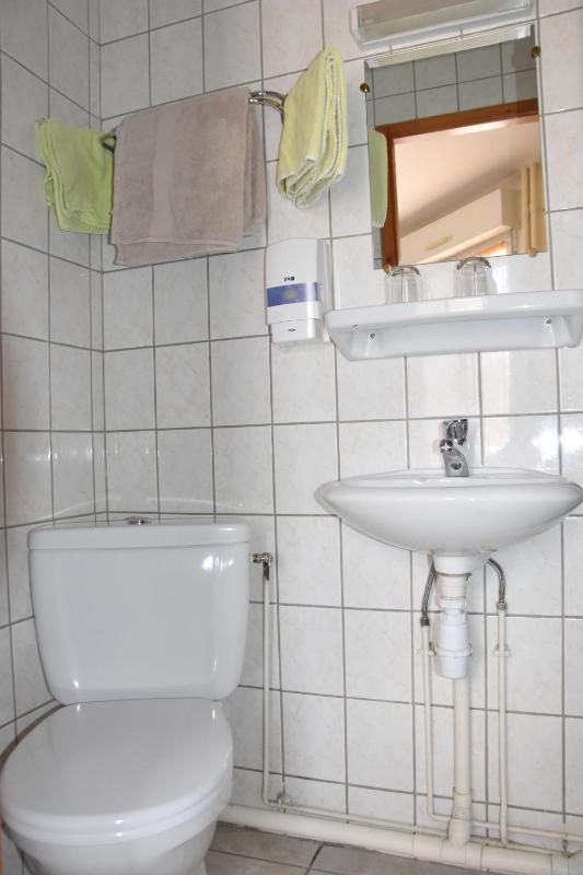 Double Room with Balcony image 3