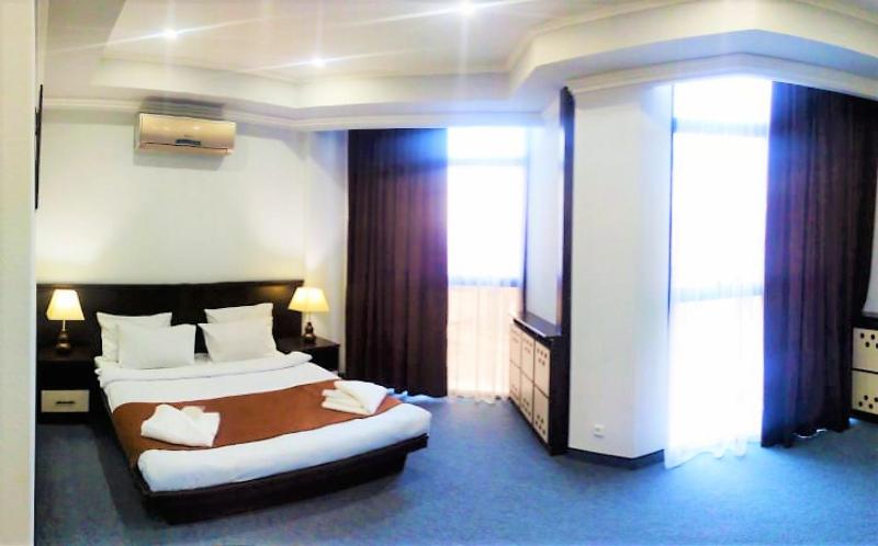 Classic Quadruple Room image 3