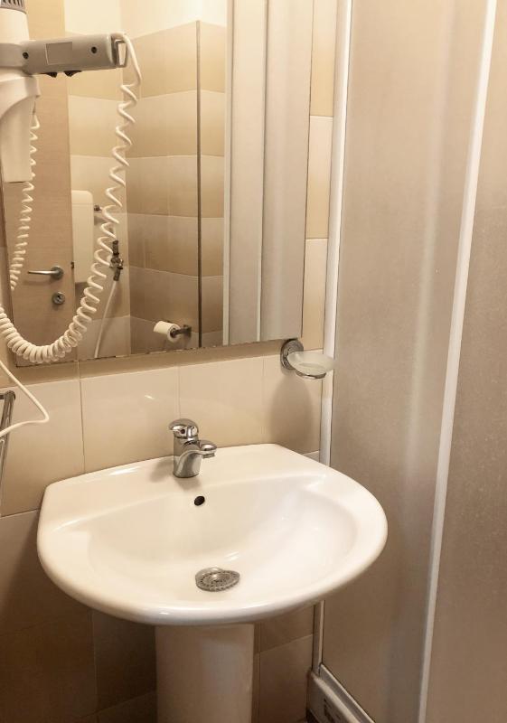 Small Double Room image 3