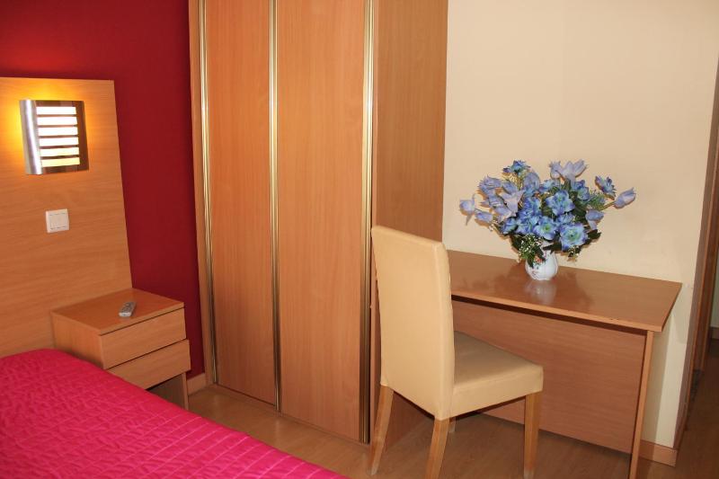 Double Room image 3