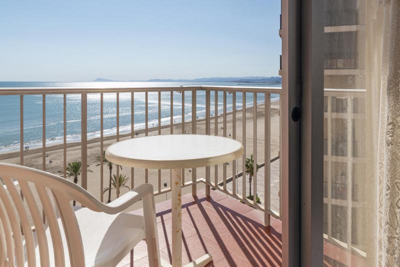 Apartment with Sea View image 2