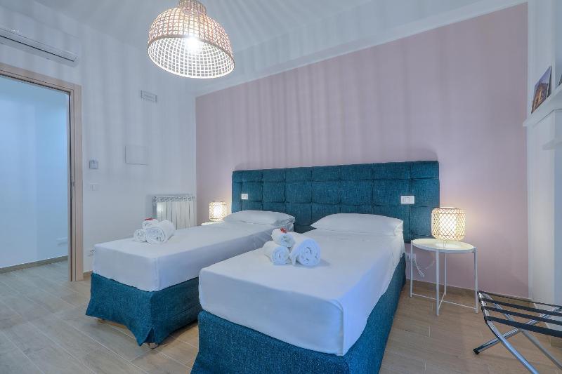 Double Room with Private Bathroom image 2