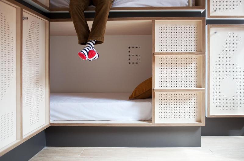 Bunk Bed in Mixed Dormitory Room 8 image 3